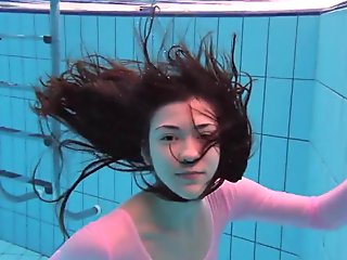 تحت الماء, التشيك , 18 عام , فاتنة, شاطئ